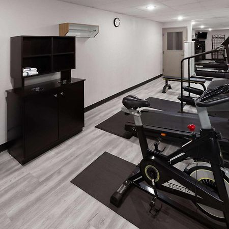 Days Inn & Suites By Wyndham Northwest Индианаполис Екстериор снимка