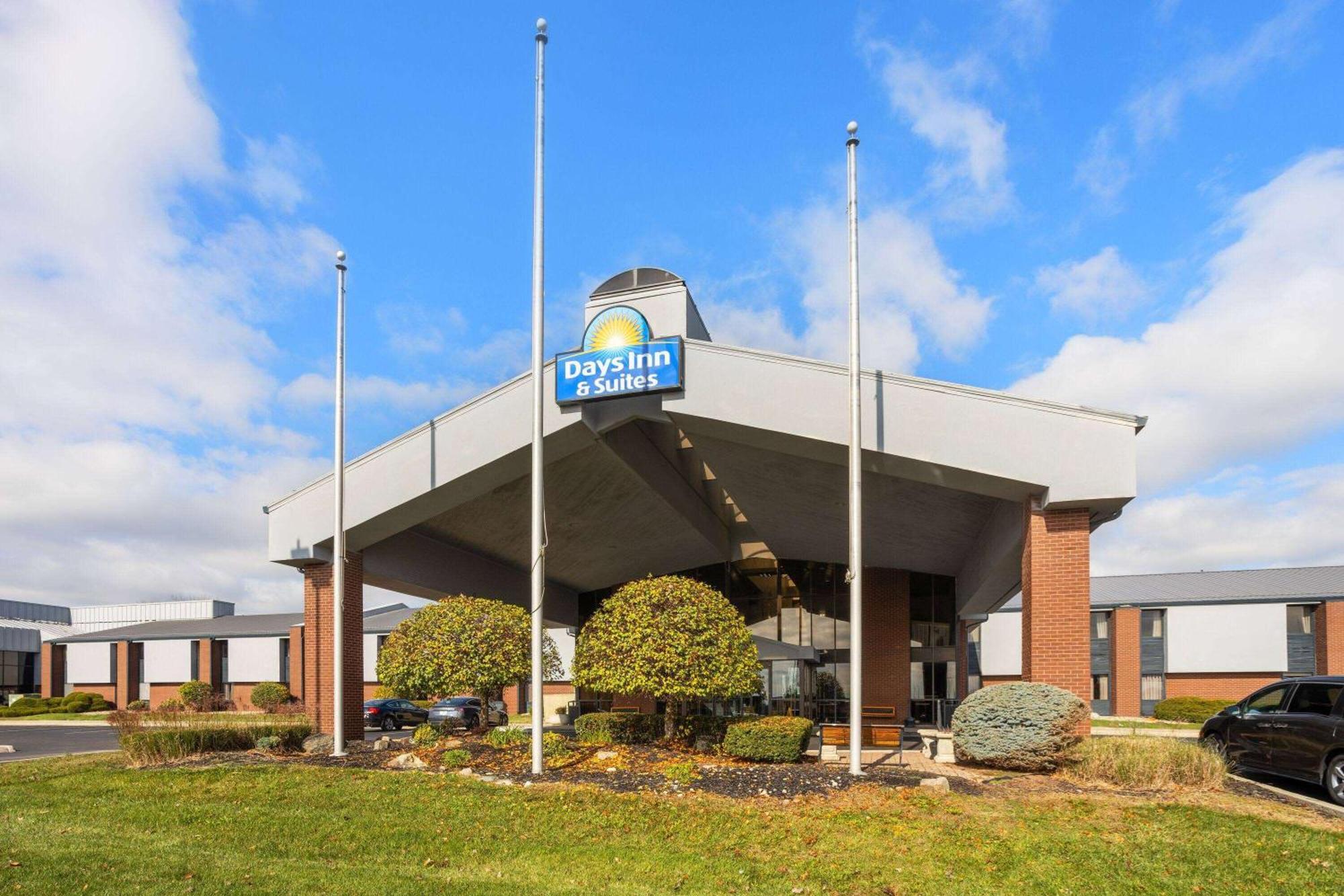 Days Inn & Suites By Wyndham Northwest Индианаполис Екстериор снимка